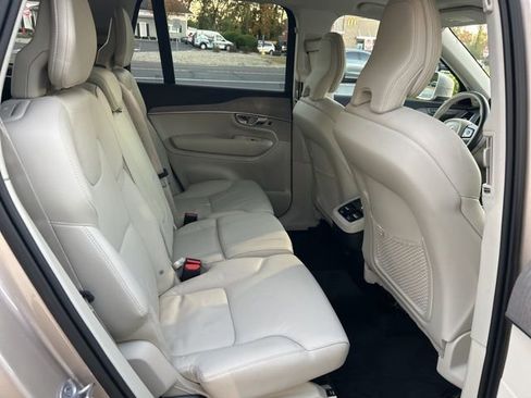Certified 2024 Volvo XC90 B5 Plus w/ Protection Package Premier image 12