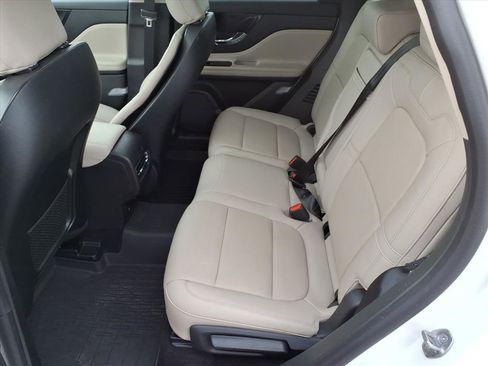 Used 2025 Lincoln Corsair Reserve w/ Equipment Group 202A image 6