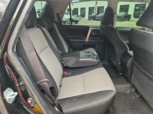 Used 2017 Toyota 4Runner SR5 AWD/4WD image 26