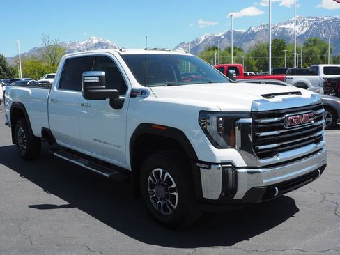 Used 2024 GMC Sierra 3500 SLT w/ SLT Convenience Package AWD/4WD image 3
