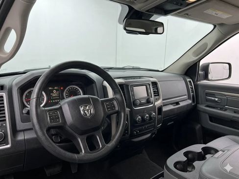 Used 2017 RAM 1500 Classic SLT image 3