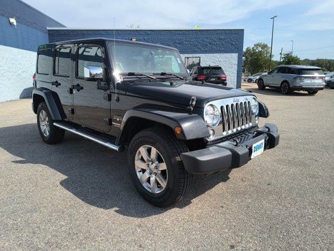 Used 2016 Jeep Wrangler Unlimited Sahara w/ Mopar Chrome Edition Group image 7
