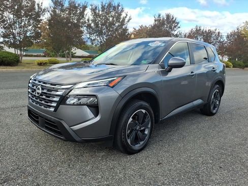 Used 2024 Nissan Rogue SV image 18