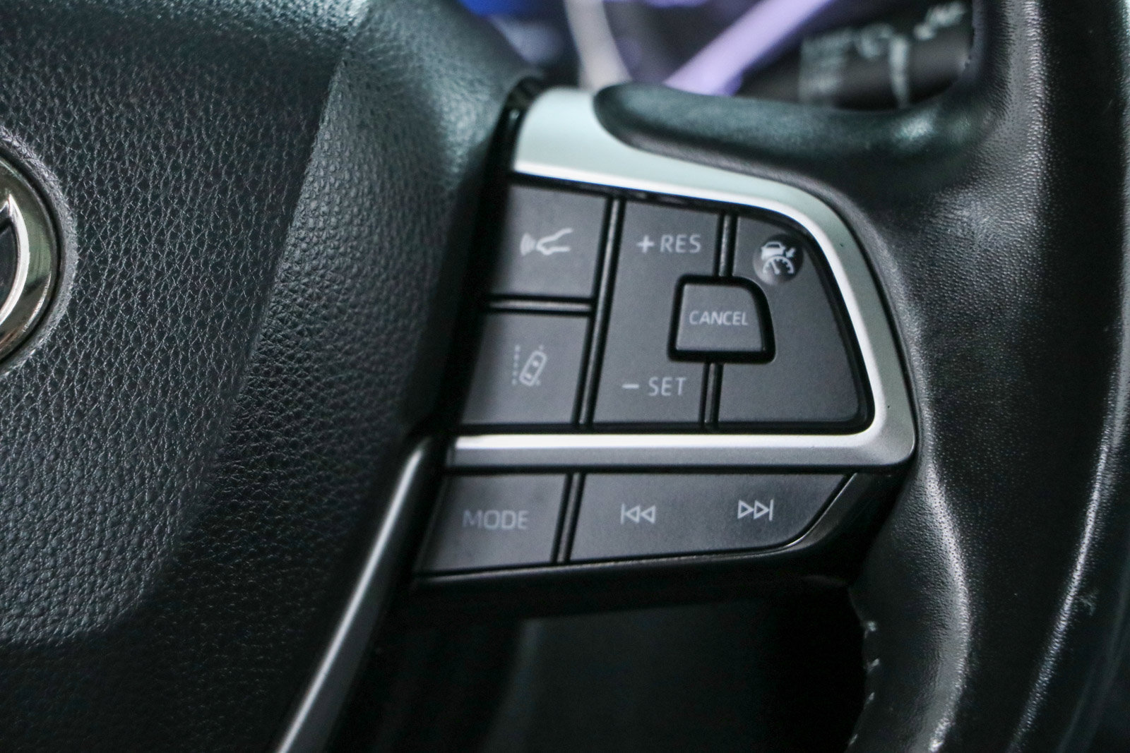 Used 2023 Toyota Highlander XLE FWD image 14