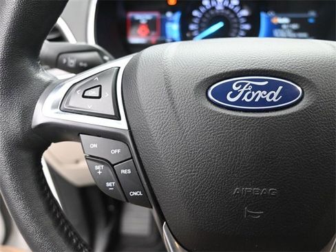 Used 2021 Ford Edge Titanium image 15