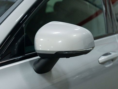 Used 2023 Volvo V60 B5 Cross Country Ultimate w/ Climate Package image 14