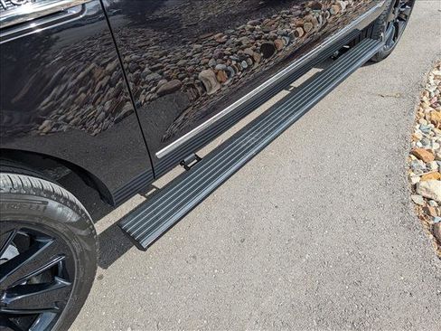 Used 2024 Lincoln Navigator L Reserve AWD/4WD image 11