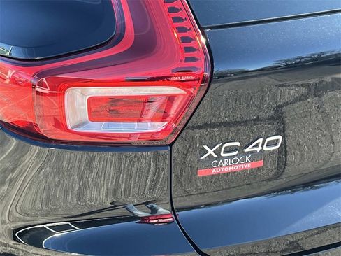Used 2023 Volvo XC40 B5 Ultimate w/ Climate Package image 10