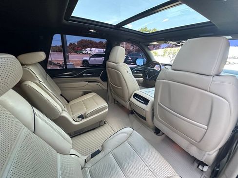 Used 2023 Cadillac Escalade Premium Luxury w/ LPO, Illumination Package RWD image 29