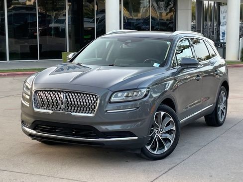 Used 2022 Lincoln Nautilus Reserve w/ Luxury Package AWD/4WD image 9