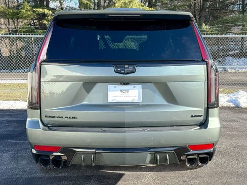 Used 2023 Cadillac Escalade V image 8