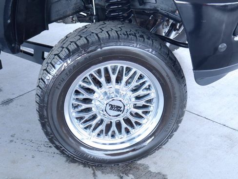 Used 2017 RAM 2500 Tradesman w/ Chrome Appearance Group AWD/4WD image 3