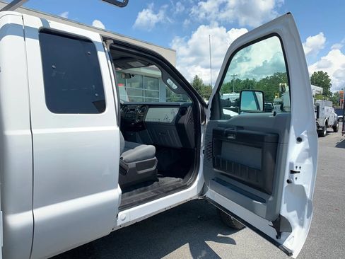 Used 2016 Ford F550 4x4 SuperCab Super Duty image 20