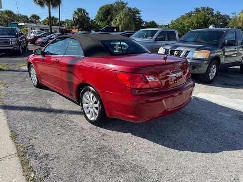 Used 2010 Chrysler Sebring Touring FWD image 6