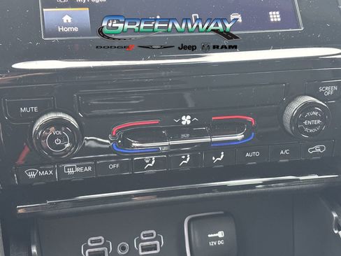 New 2025 Jeep Grand Cherokee Laredo image 21