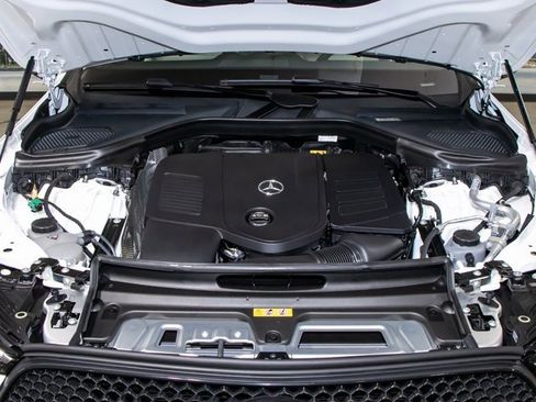 Used 2026 Mercedes-Benz GLC 350e 4MATIC image 5