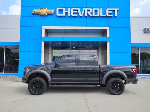 Used 2019 Ford F150 Raptor w/ Equipment Group 802A Luxury AWD/4WD image 11