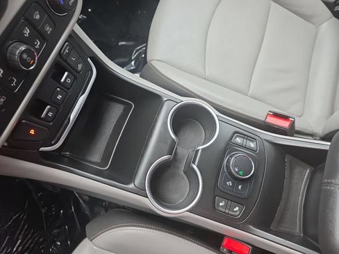 Used 2020 GMC Terrain SLT w/ Preferred Package FWD image 26