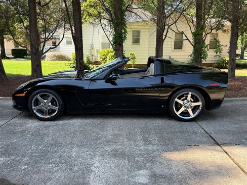 Used 2008 Chevrolet Corvette Coupe w/ Preferred Equipment Group RWD image 21