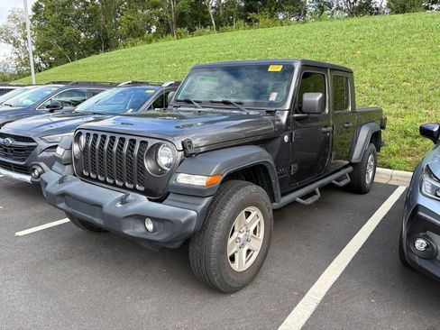 Used 2020 Jeep Gladiator Sport w/ Quick Order Package 24S AWD/4WD image 3