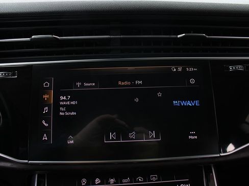 Used 2019 Audi Q8 Premium Plus w/ Premium Plus AWD/4WD image 17