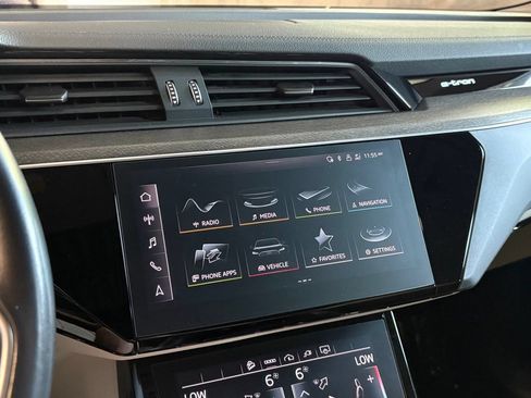 Used 2024 Audi Q8 e-tron Premium AWD/4WD image 23