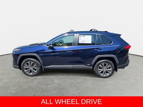 Used 2022 Toyota RAV4 XLE Premium AWD/4WD image 8
