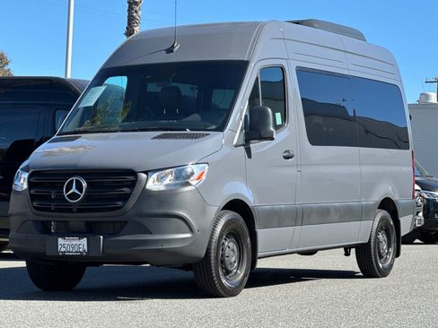Used 2024 Mercedes-Benz Sprinter 2500 image 8