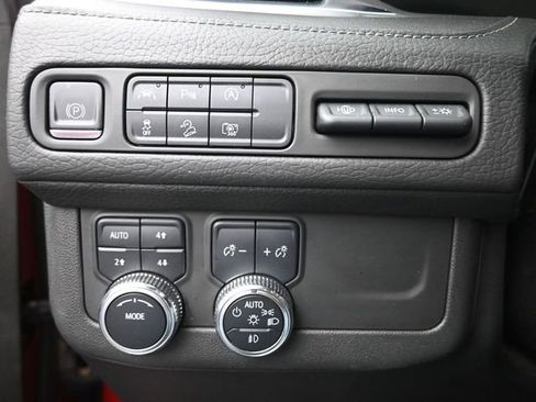 Used 2023 GMC Yukon Denali image 35