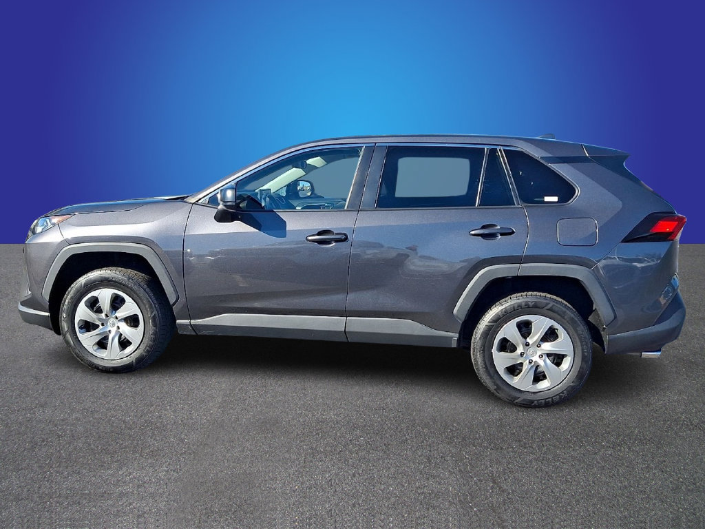 Used 2022 Toyota RAV4 LE FWD image 7