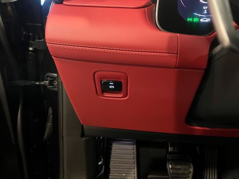 Used 2024 Maserati Grecale Trofeo image 16