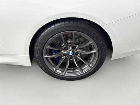 Used 2020 BMW M4 Convertible image 33