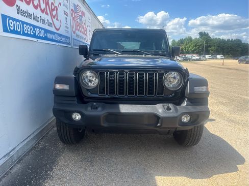 Used 2025 Jeep Wrangler Sport AWD/4WD image 5