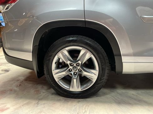 Used 2016 Toyota Highlander Limited AWD/4WD image 34