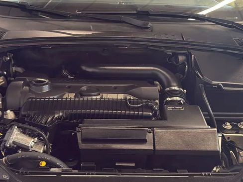 Used 2016 Volvo XC70 T5 Platinum w/ Climate Package AWD/4WD image 14