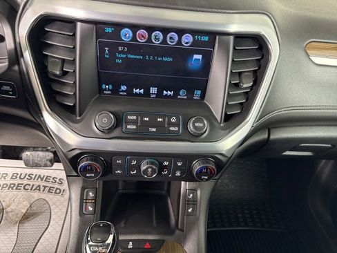 Used 2018 GMC Acadia SLE image 33