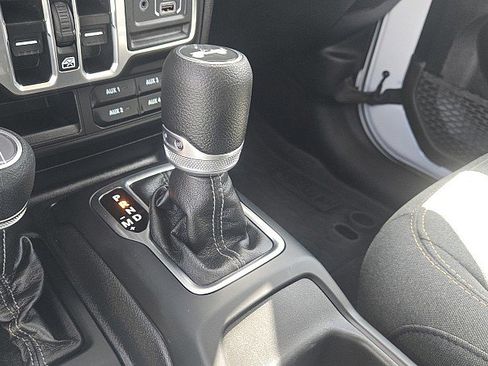 Used 2025 Jeep Wrangler Unlimited Sport AWD/4WD image 14