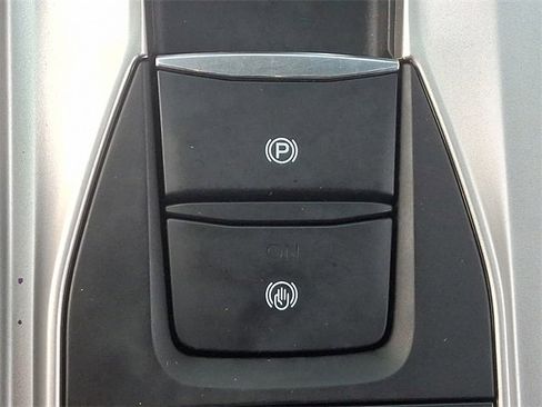 Used 2020 Ford Explorer Platinum w/ Premium Technology Package image 25