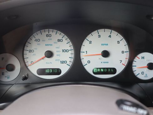 Used 2002 Chrysler Town & Country EX FWD image 33