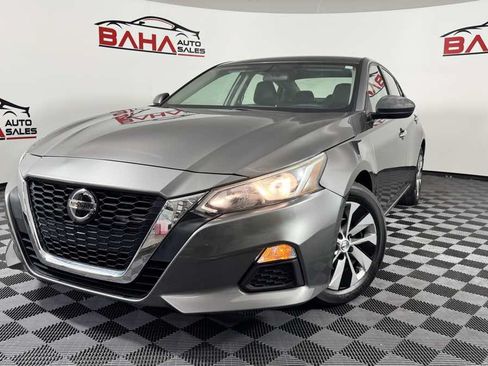 Used 2019 Nissan Altima 2.5 S FWD image 2