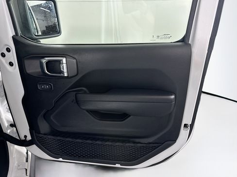 Used 2023 Jeep Wrangler Unlimited Rubicon 4xe image 30