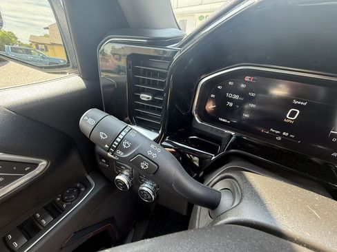 Used 2026 GMC Sierra 1500 SLT AWD/4WD image 19