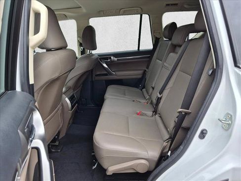 Used 2023 Lexus GX 460 Premium w/ Premium Package AWD/4WD image 17