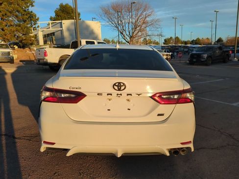 Used 2021 Toyota Camry SE image 7