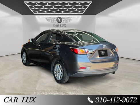 Used 2018 Toyota Yaris iA FWD image 3