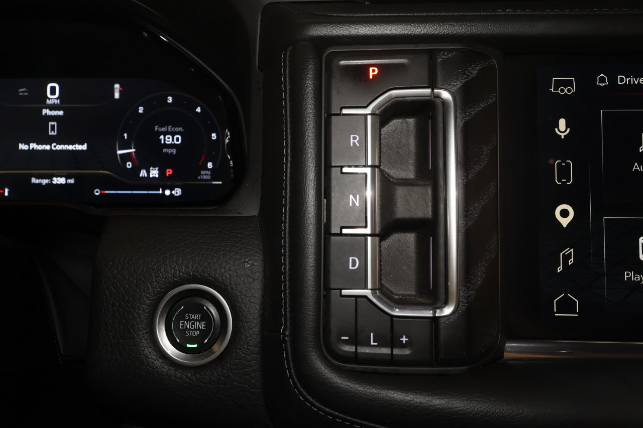 Used 2024 GMC Yukon Denali AWD/4WD image 17
