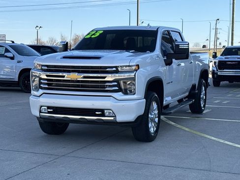 Used 2023 Chevrolet Silverado 2500 High Country image 14