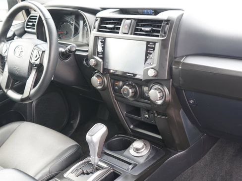 Used 2020 Toyota 4Runner SR5 Premium AWD/4WD image 29