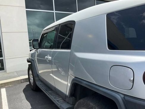 Used 2007 Toyota FJ Cruiser 4WD image 7