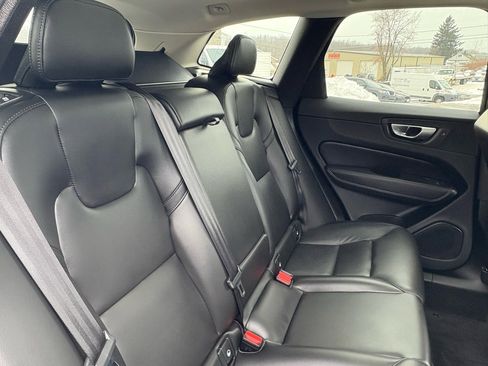 Used 2024 Volvo XC60 B5 Core image 24